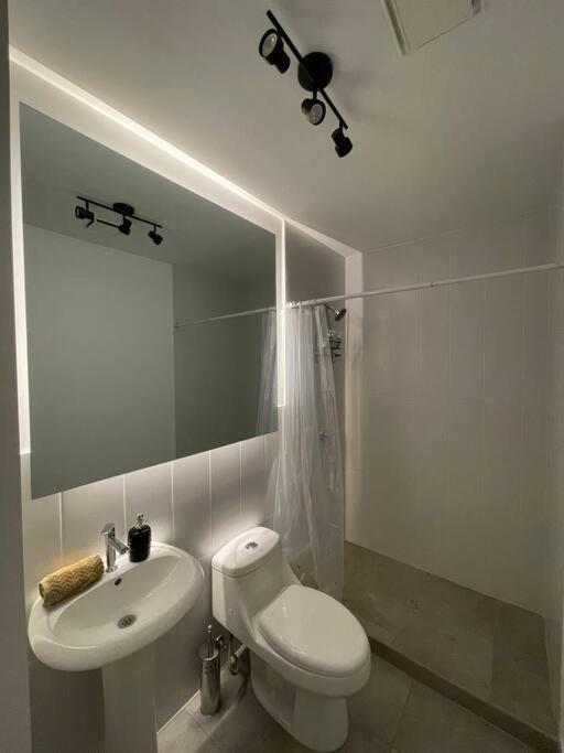 Lovely 1 Bedroom Unit With Free Parking Modra Zone 4 Ciudad Guatemala Eksteriør billede